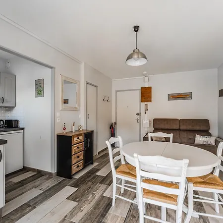 Felicidad Apartment *